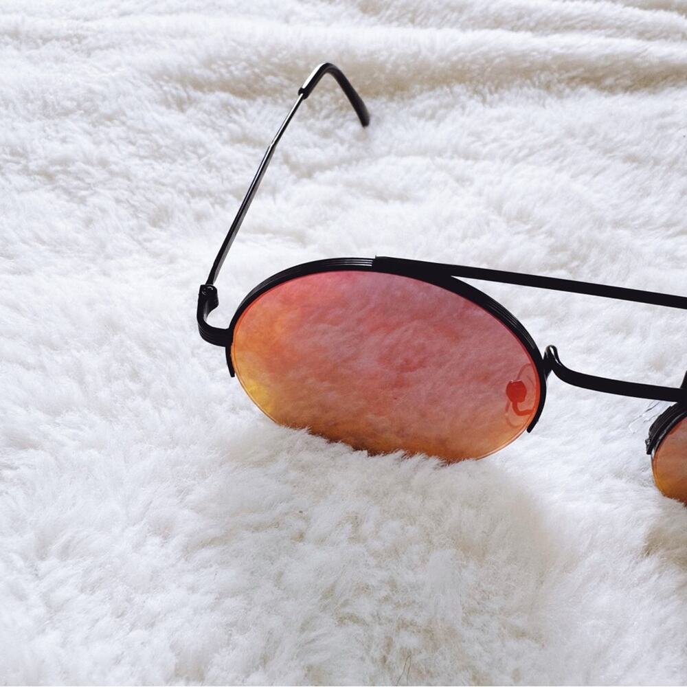 Carly Mirrored Red Chic Round Sunglasses - Picture 5 of 10